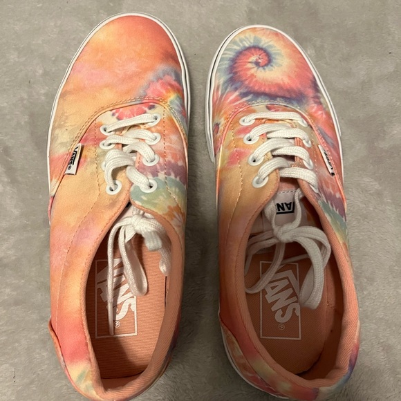 Vans - Picture 3 of 5